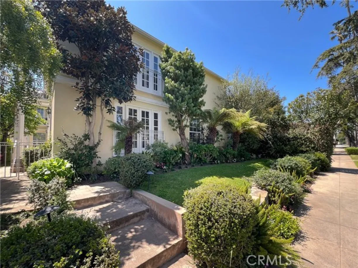 Northern California Real Estate | View 842 12th Street, 1 | 1 Bed, 1 Bath