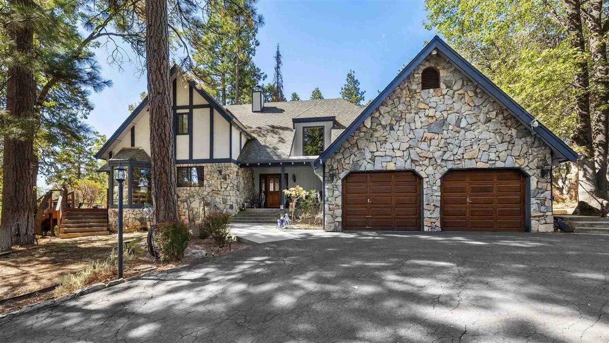 Northern California Real Estate | View Lakewood | 4 Beds, 3 Baths