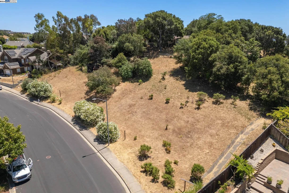 Northern California Real Estate | View Barn Rock Dr