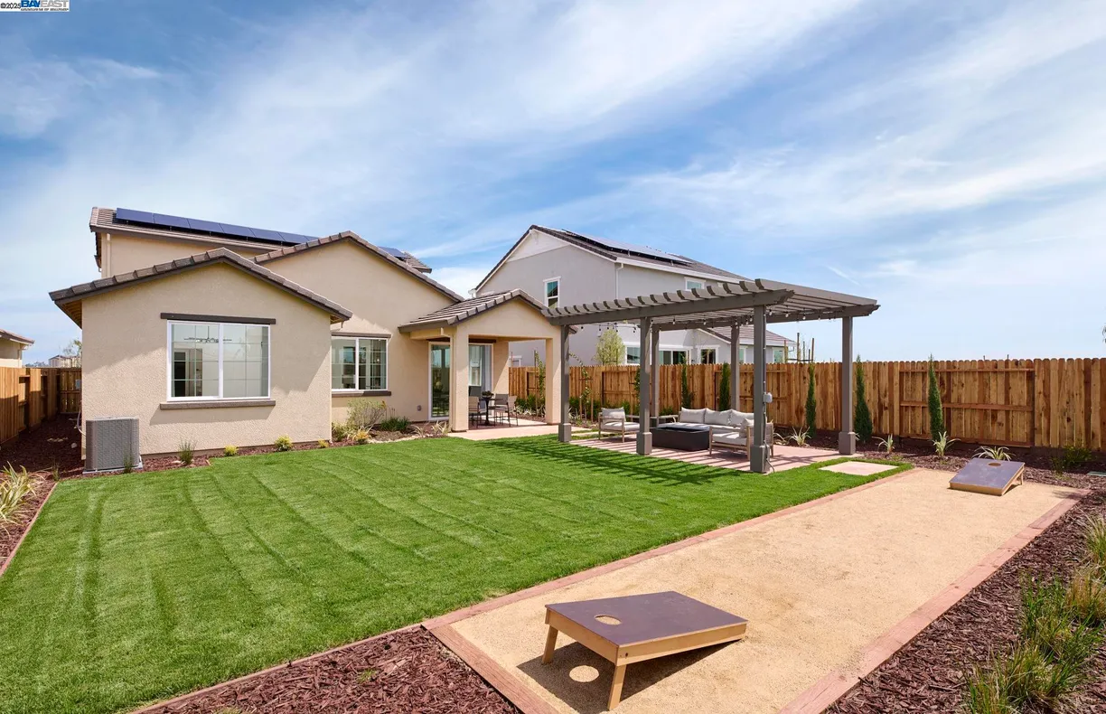 Northern California Real Estate | View  | 4 Beds, 3 Baths