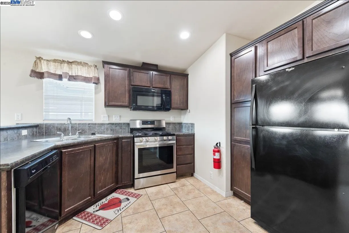 Northern California Real Estate | View Vista Del Rio | Listing