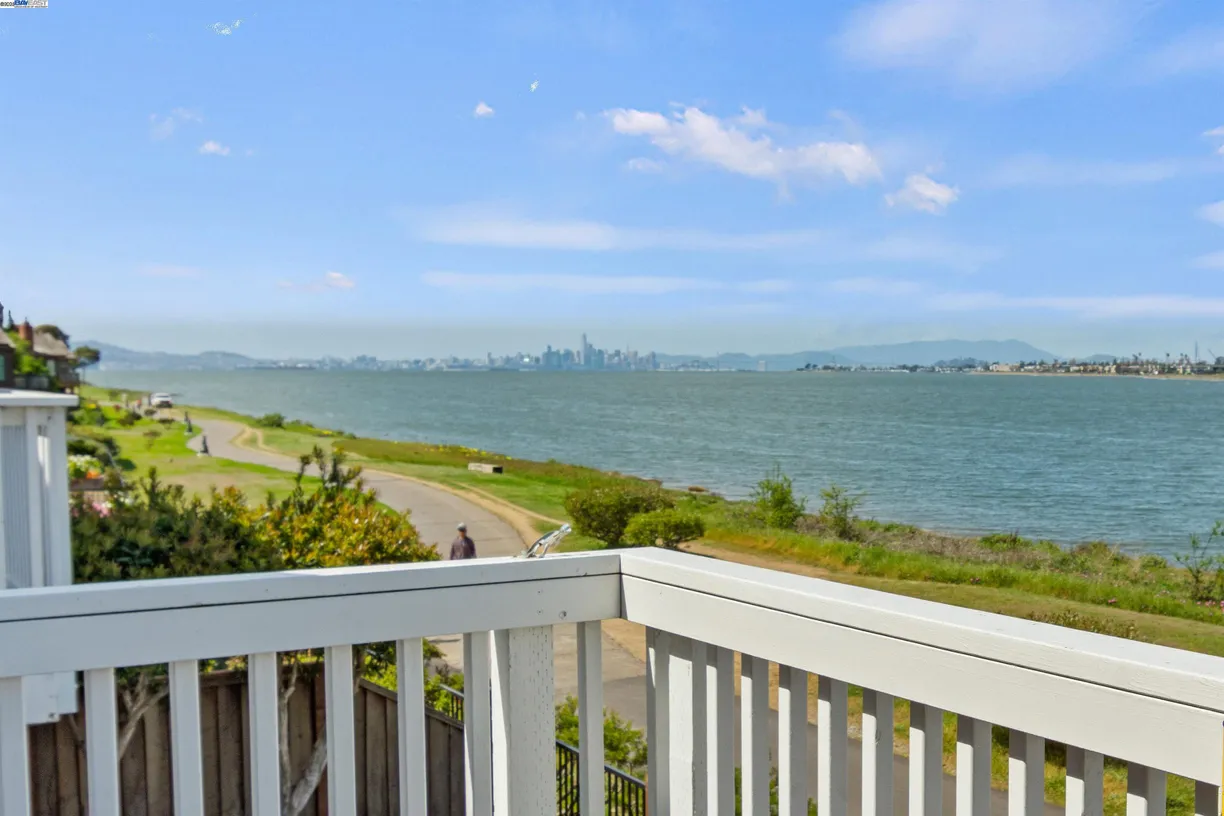 Northern California Real Estate | View BAY PARK TERRACE | 3 Beds, 2 Baths