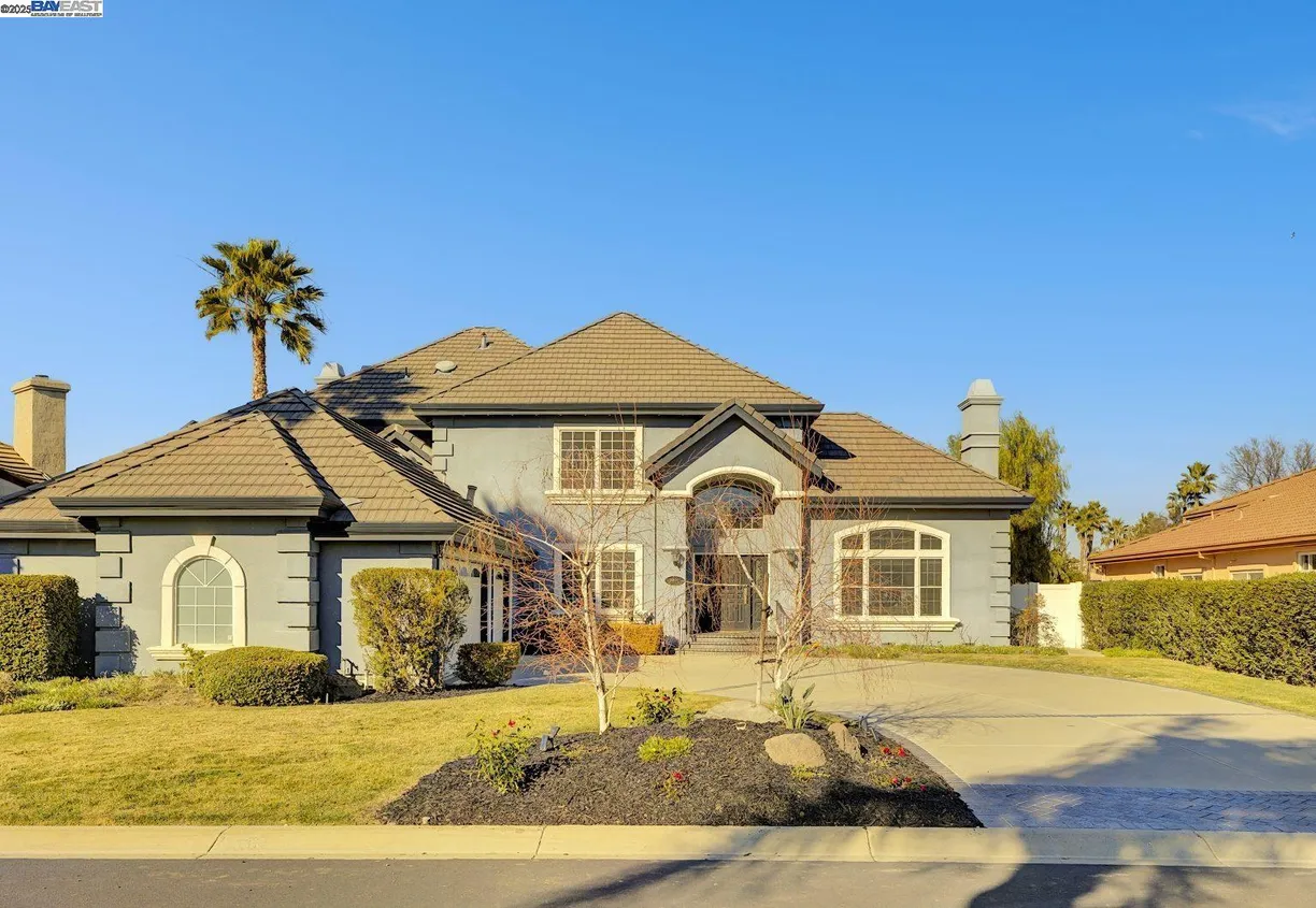 Northern California Real Estate | View Gateway Ct | 4 Beds, 3 Baths
