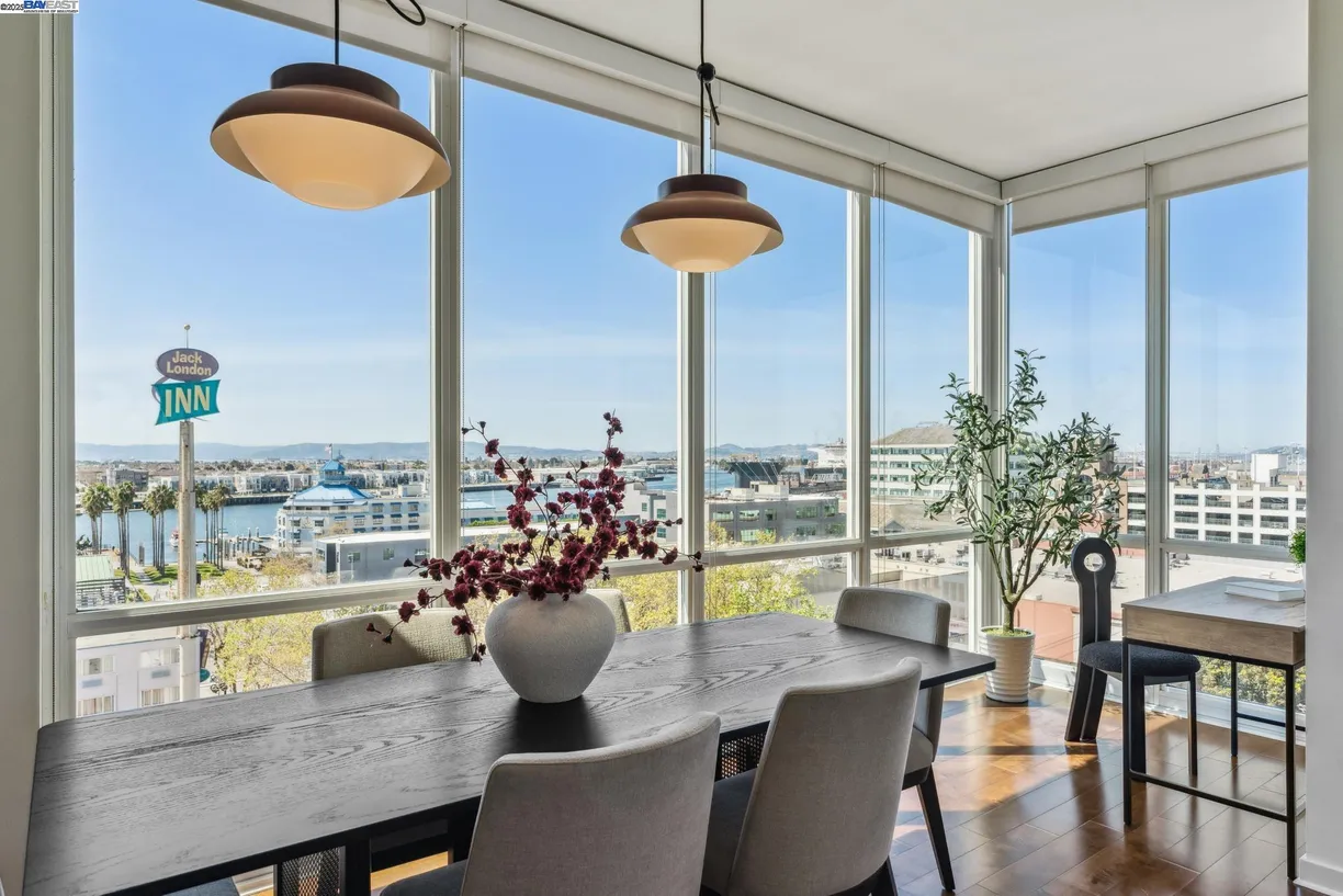 Northern California Real Estate | View Broadway, 805 | 1 Bed, 1 Bath