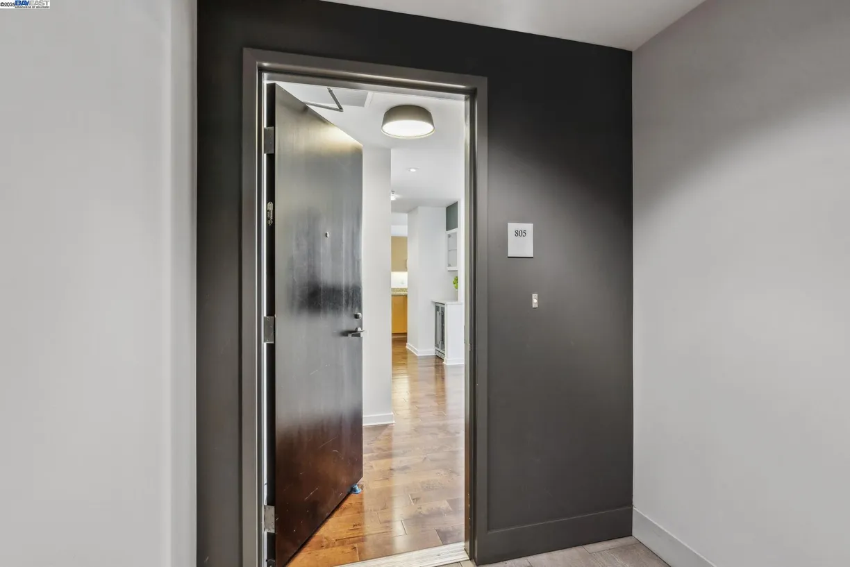 Northern California Real Estate | View Broadway, 805 | Listing