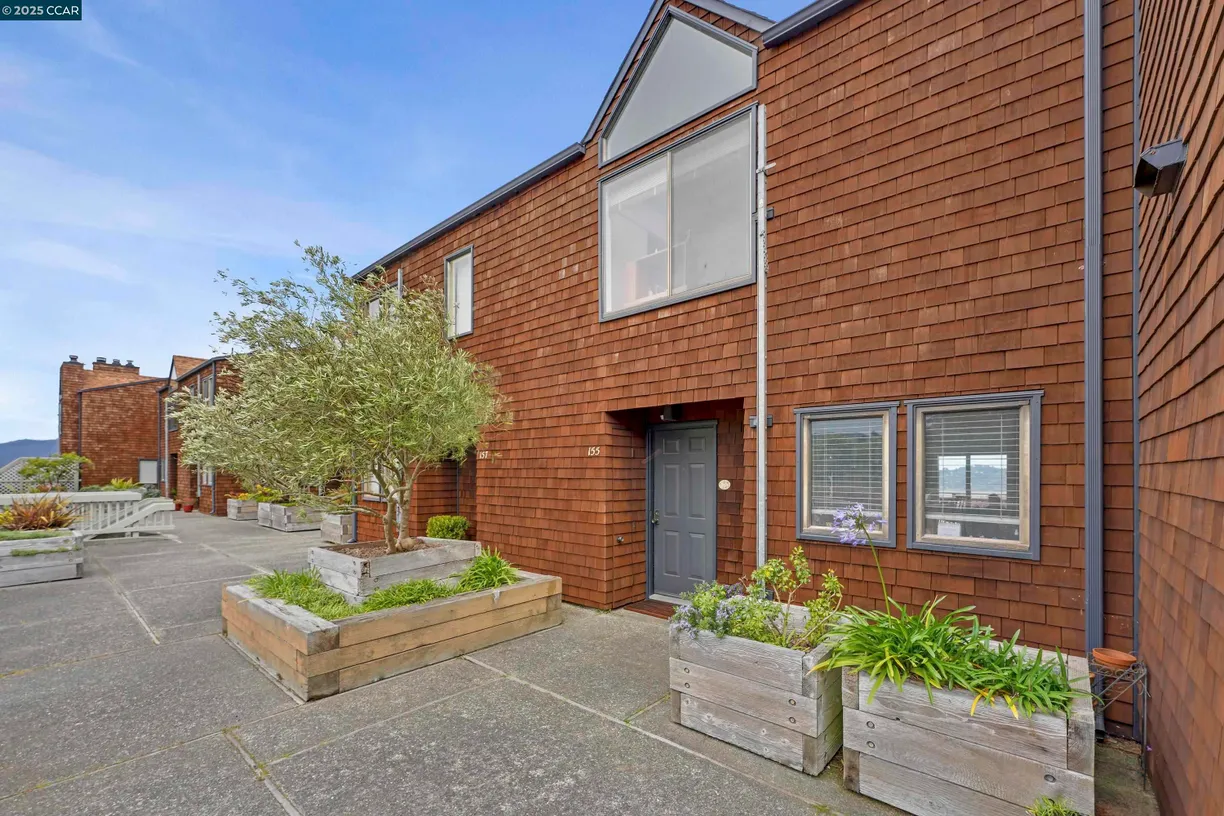 Northern California Real Estate | View Headlands Ct | Listing