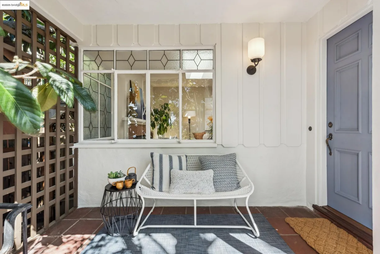 Northern California Real Estate | View Spruce St | 2 Beds, 1 Bath