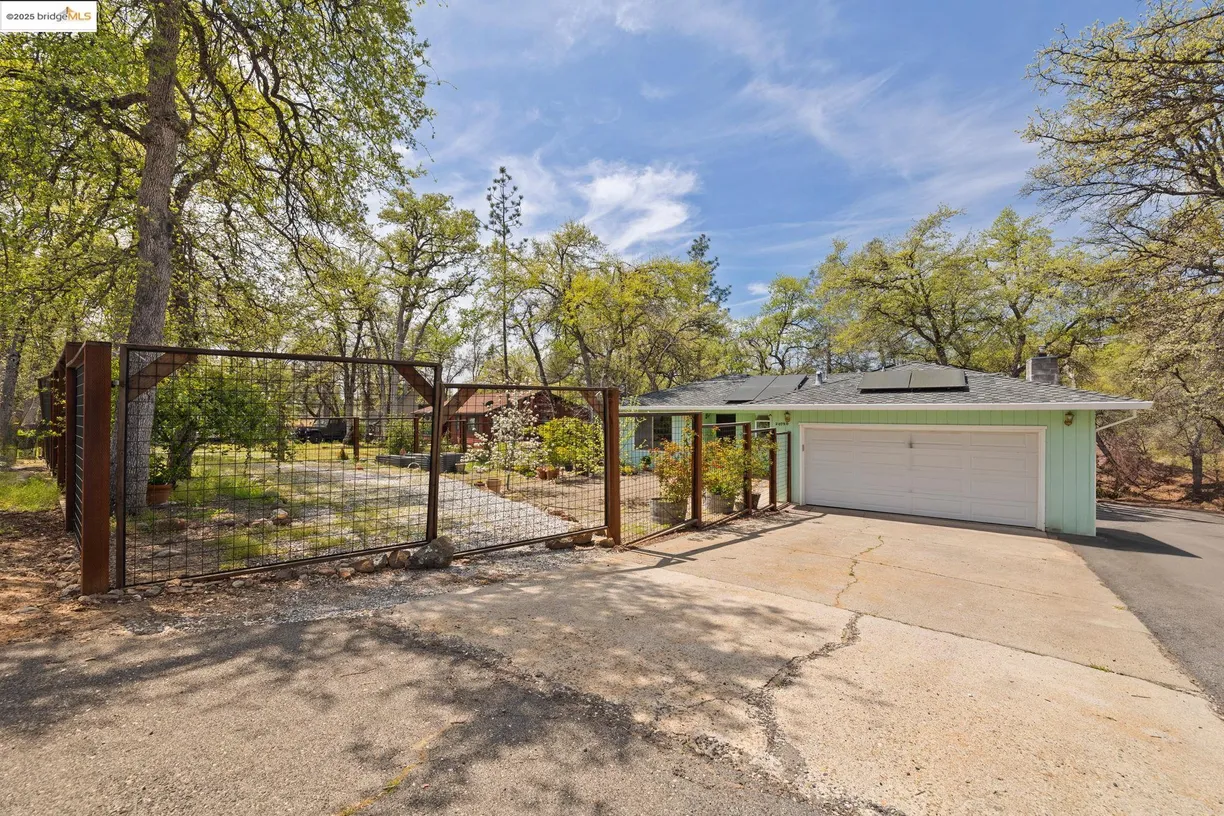 Northern California Real Estate | View Willow Springs Dr | 4 Beds, 2 Baths