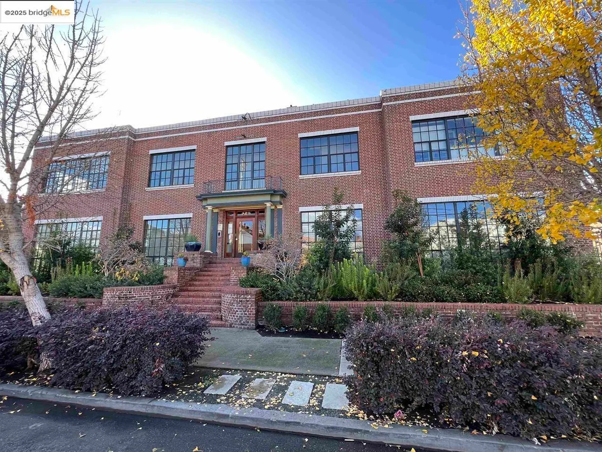 Northern California Real Estate | View 11Th St, 15 | 1 Bed, 1 Bath