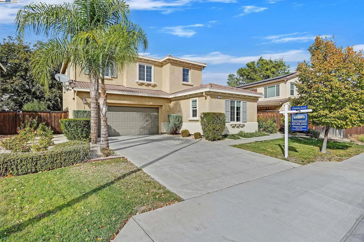 Northern California Real Estate | View Hummingbird Lane | 4 Beds, 3 Baths