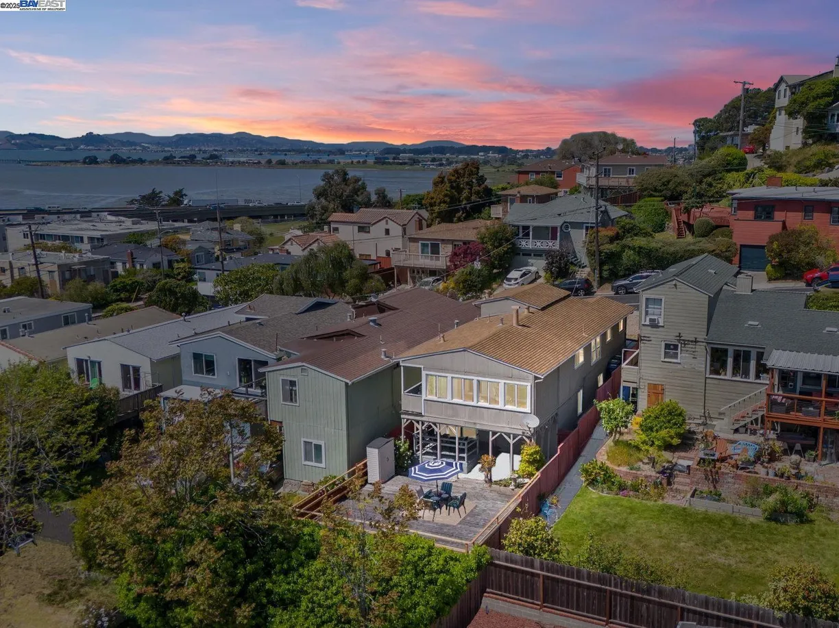 Northern California Real Estate | View Washington Ave | 4 Beds, 2 Baths