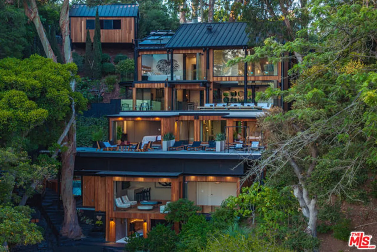 Northern California Real Estate | View Amalfi Drive | 6 Beds, 6 Baths