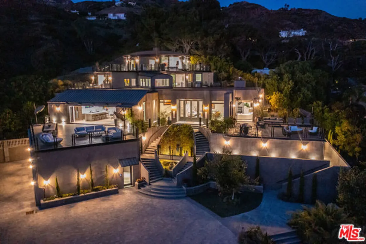 Northern California Real Estate | View Pacific Coast Highway | 7 Beds, 10 Baths