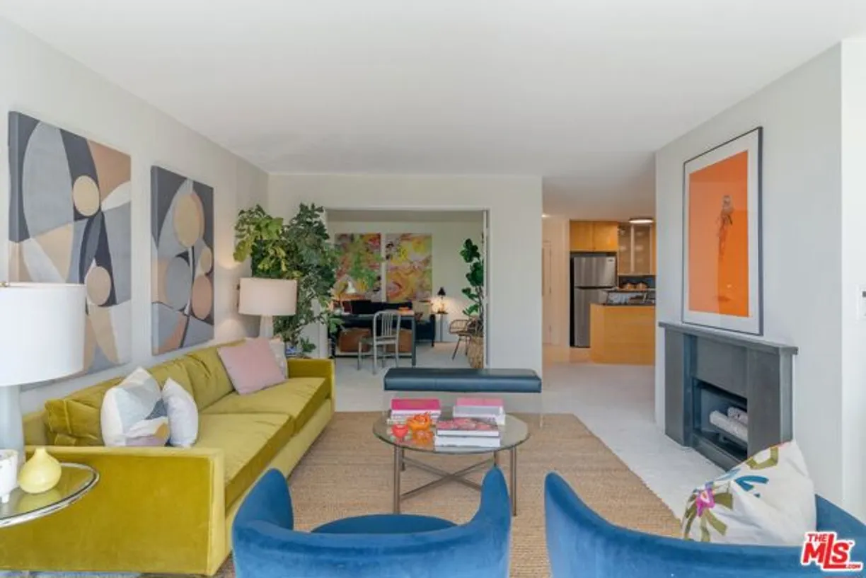 Northern California Real Estate | View Montana Avenue, 237 | 2 Beds, 1 Bath