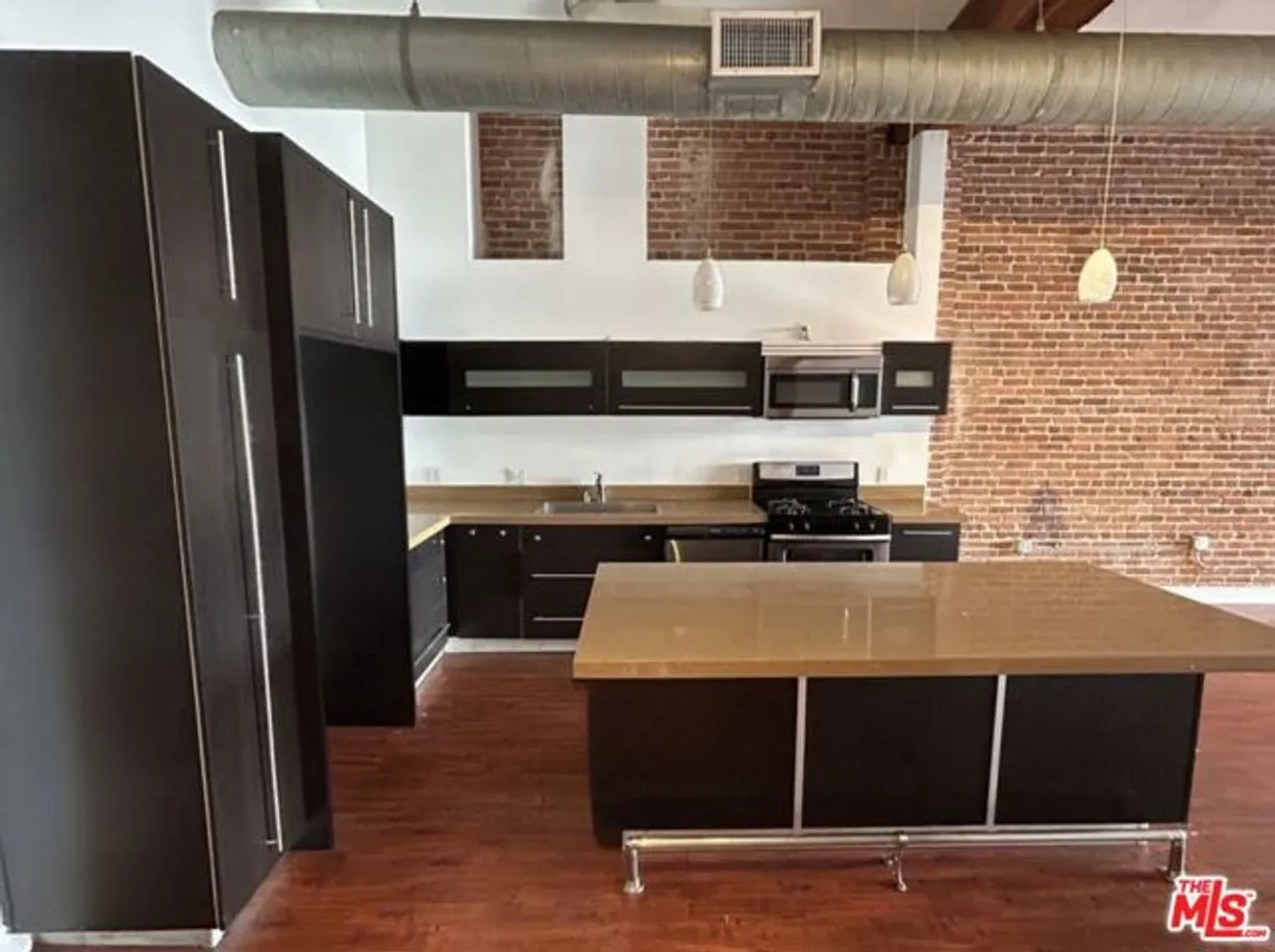 Northern California Real Estate | View Mateo Street, 207 | Listing