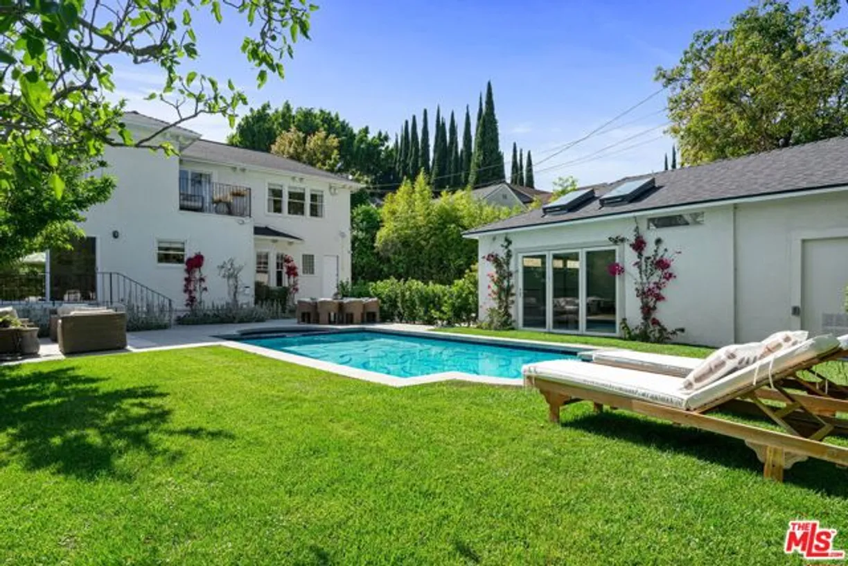 Northern California Real Estate | View Courtney Avenue | 4 Beds, 3 Baths