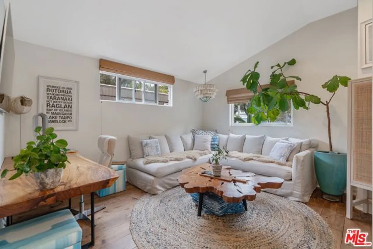 Northern California Real Estate | View Paradise Cove Road | 2 Beds, 2 Baths