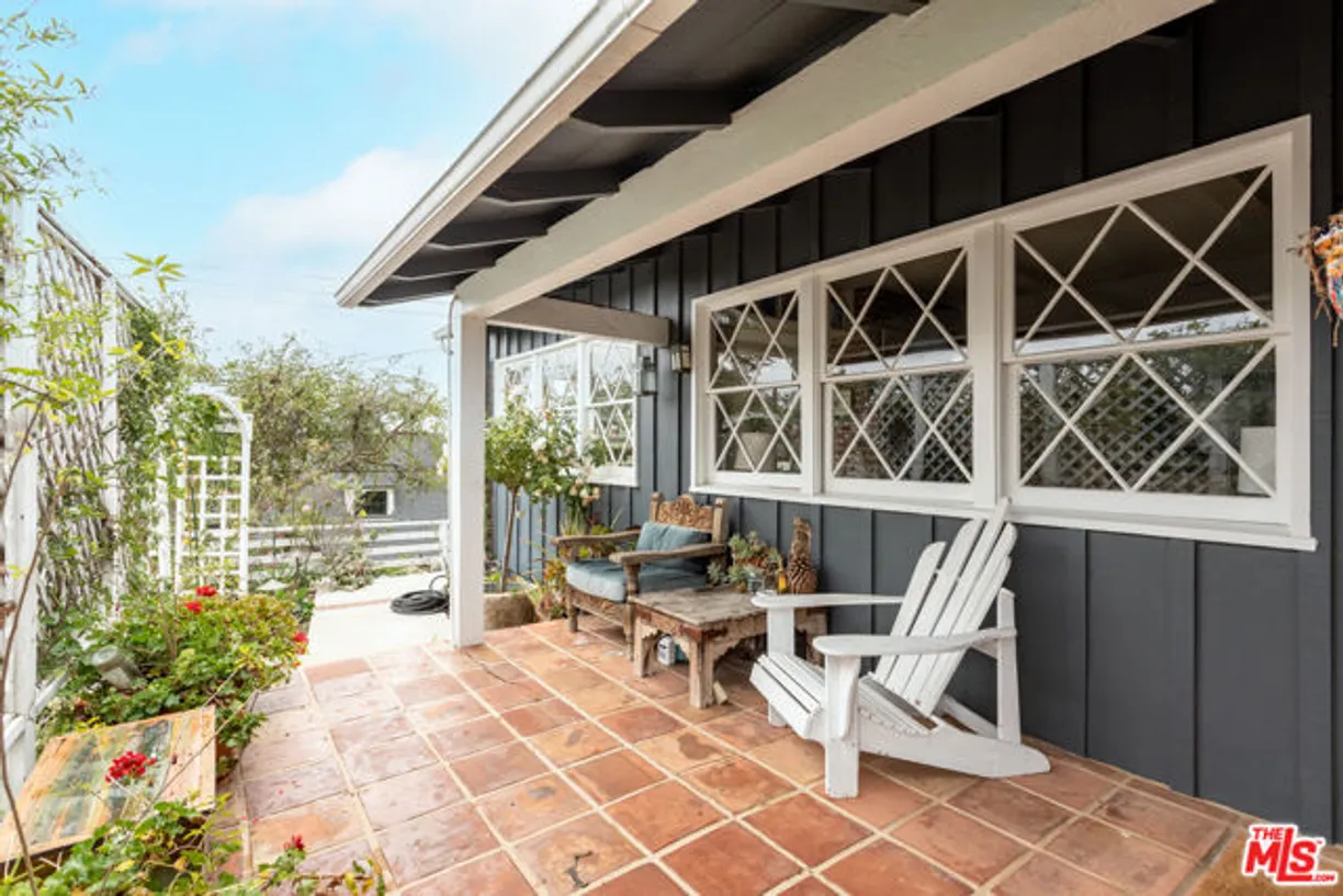 Northern California Real Estate | View Appian Way | 2 Beds, 2 Baths