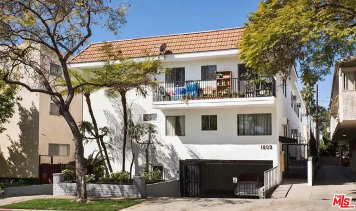 Northern California Real Estate | View Edinburgh Avenue, 4 | 2 Beds, 2 Baths