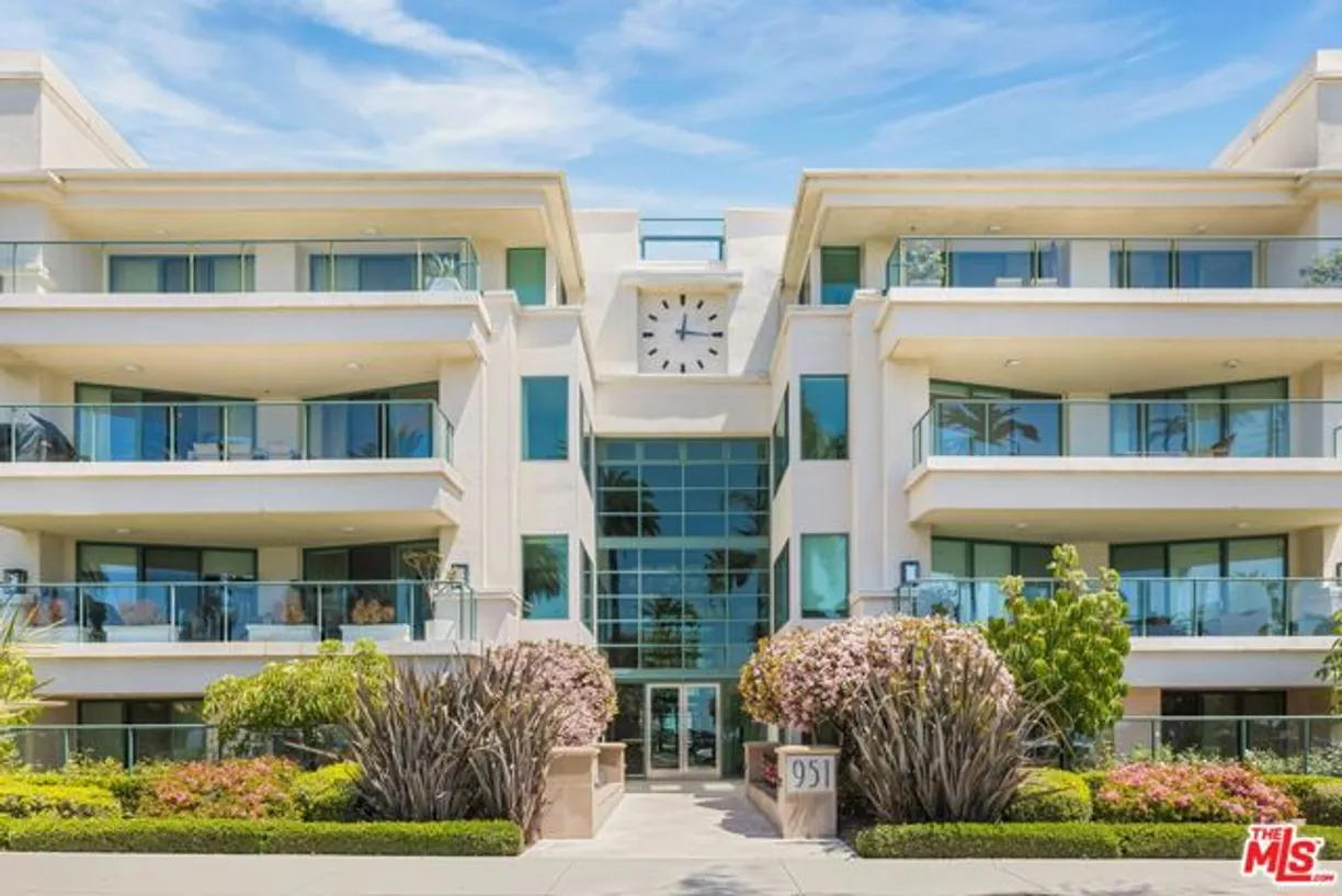 Northern California Real Estate | View Ocean Avenue, 101 | 2 Beds, 1 Bath