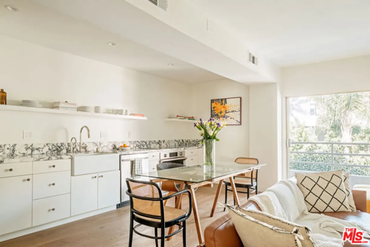 Northern California Real Estate | View Alta Loma Road, 420 | 1 Bed, 1 Bath