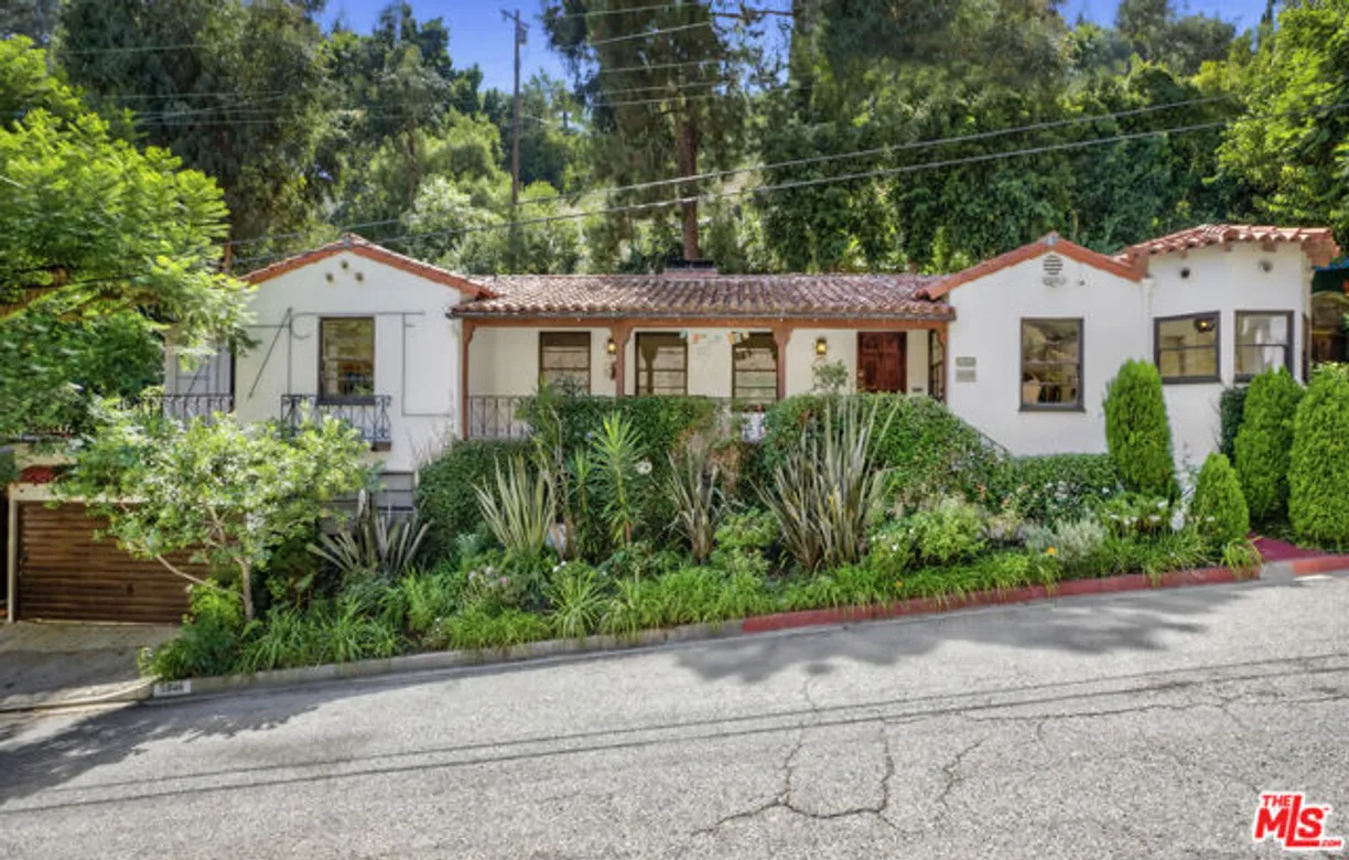 Northern California Real Estate | View Tuxedo Terrace | 4 Beds, 3 Baths