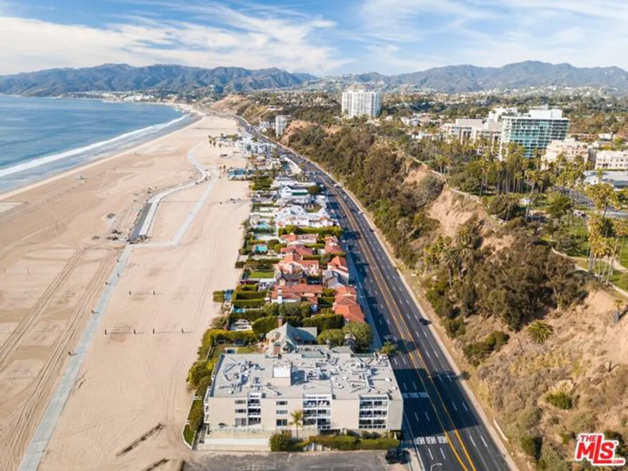 Northern California Real Estate | View Palisades Beach Road, 217 | 2 Beds, 2 Baths