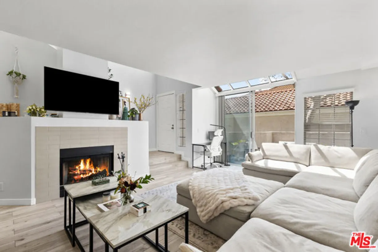 Northern California Real Estate | View Lost Hills Road, 3303 | 2 Beds, 3 Baths
