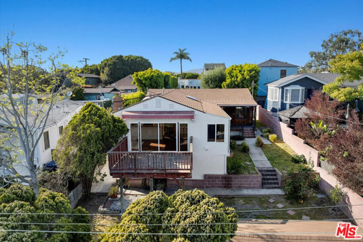 Northern California Real Estate | View Pier Avenue | 2 Beds