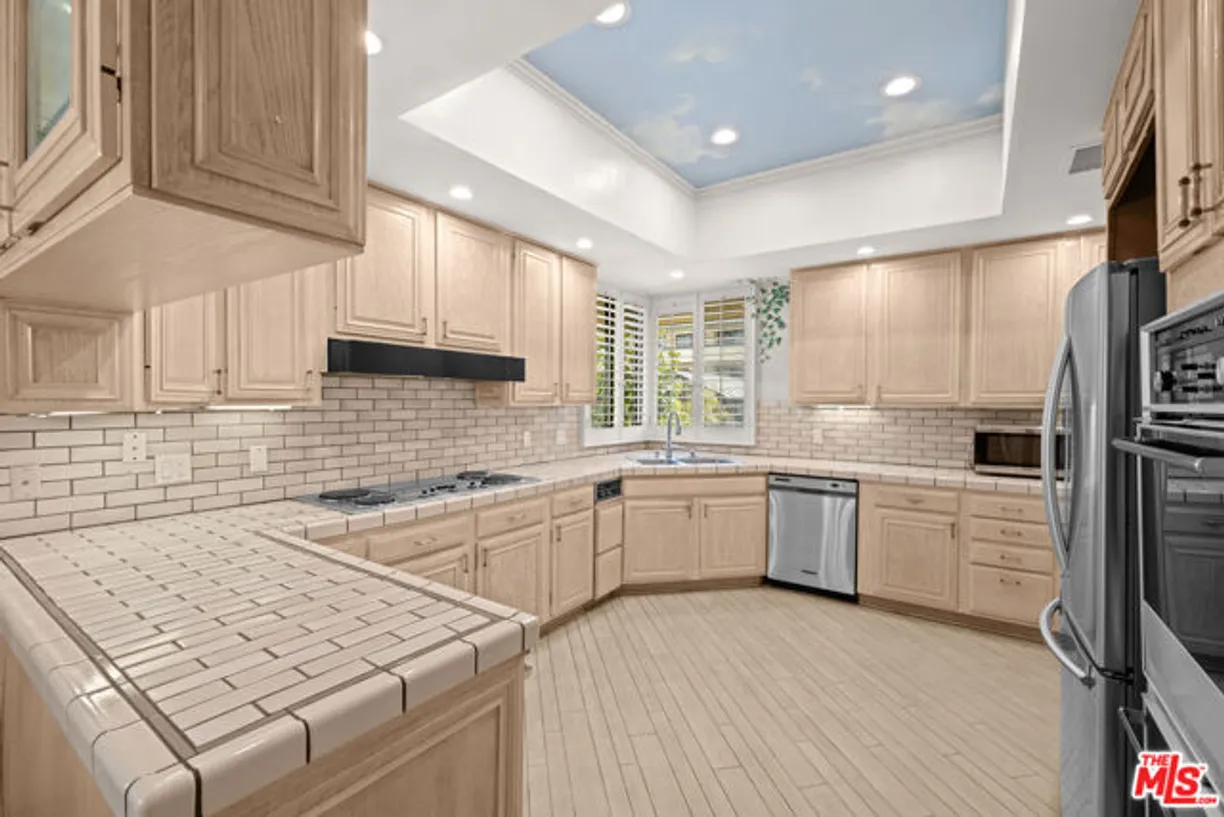 Northern California Real Estate | View Century | 2 Beds, 3 Baths