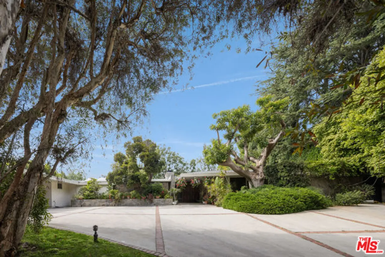 Northern California Real Estate | View Crescent Drive | 5 Beds, 7 Baths