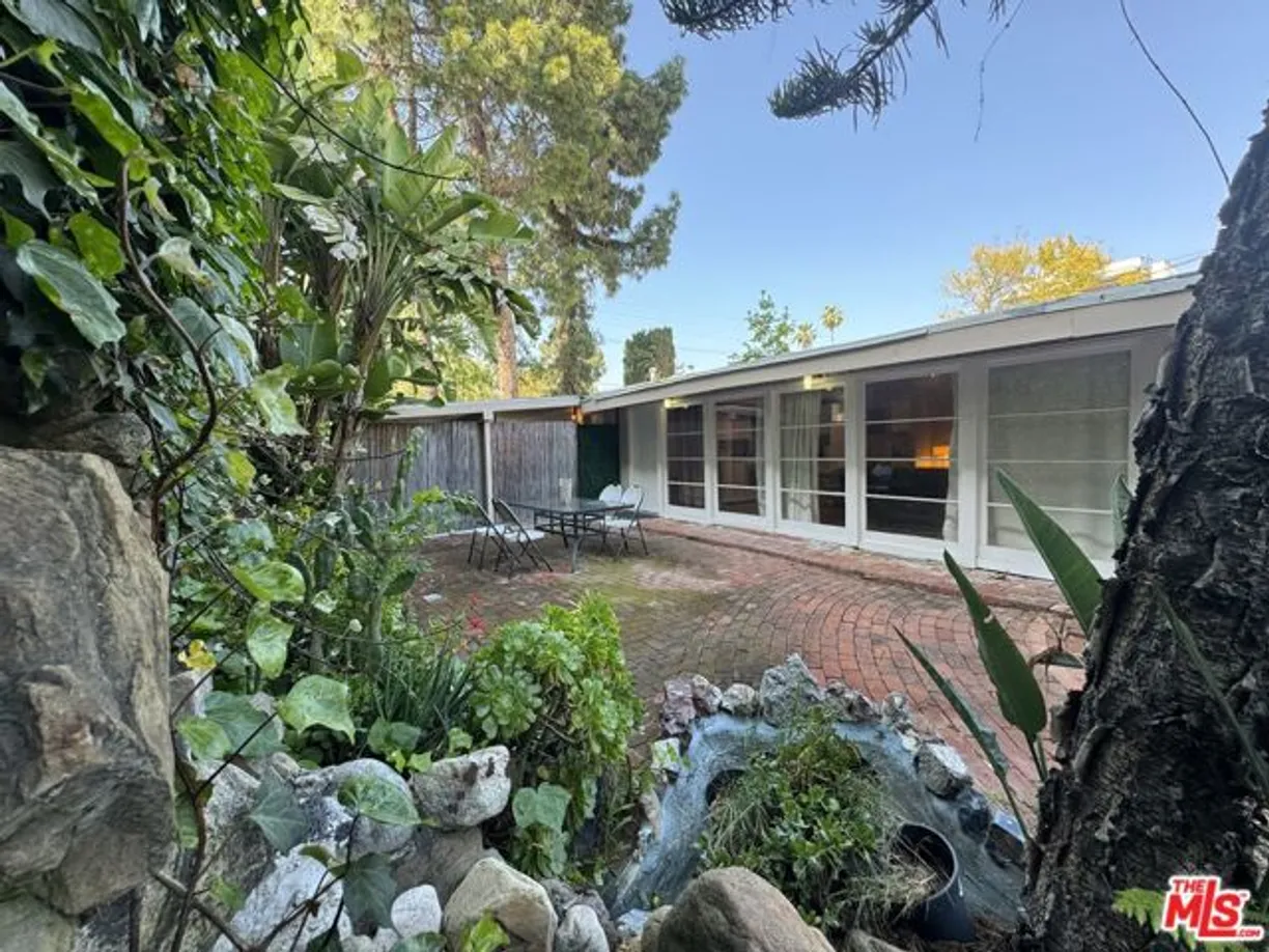 Northern California Real Estate | View Moorpark Street | 2 Beds, 1 Bath