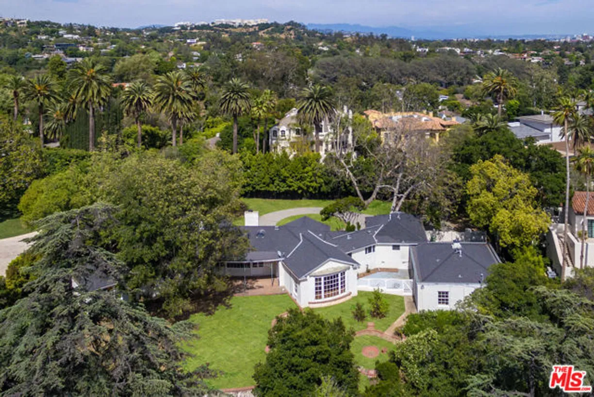 Northern California Real Estate | View Oakmont Drive | 2 Beds, 4 Baths