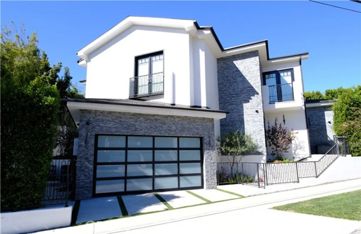 Northern California Real Estate | View Fairburn Avenue | 5 Beds, 4 Baths