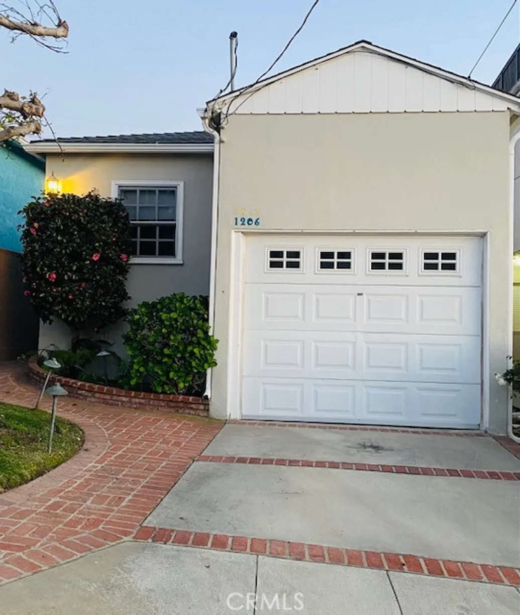 Northern California Real Estate | View 1st Street | 2 Beds, 1 Bath