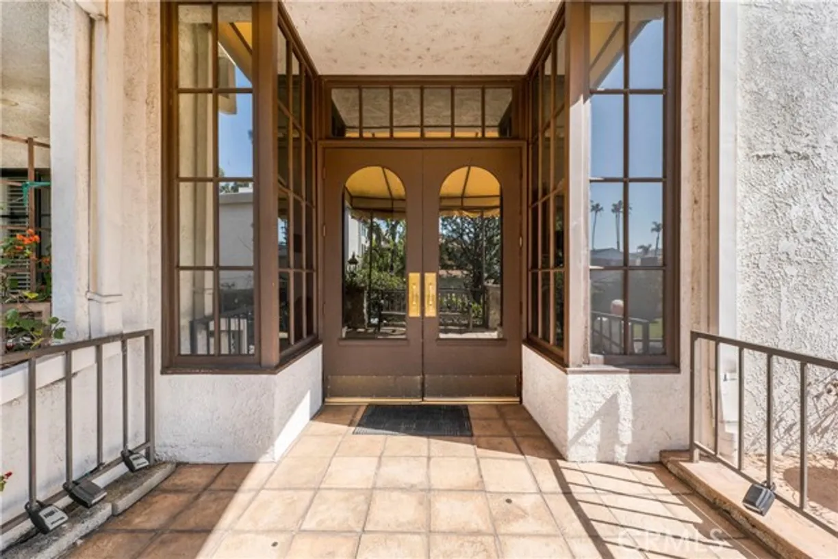 Northern California Real Estate | View Troost Avenue, 304 | 3 Beds, 2 Baths