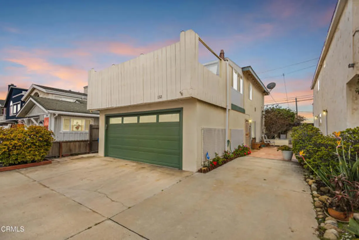 Northern California Real Estate | View Santa Monica Avenue | 2 Beds, 1 Bath