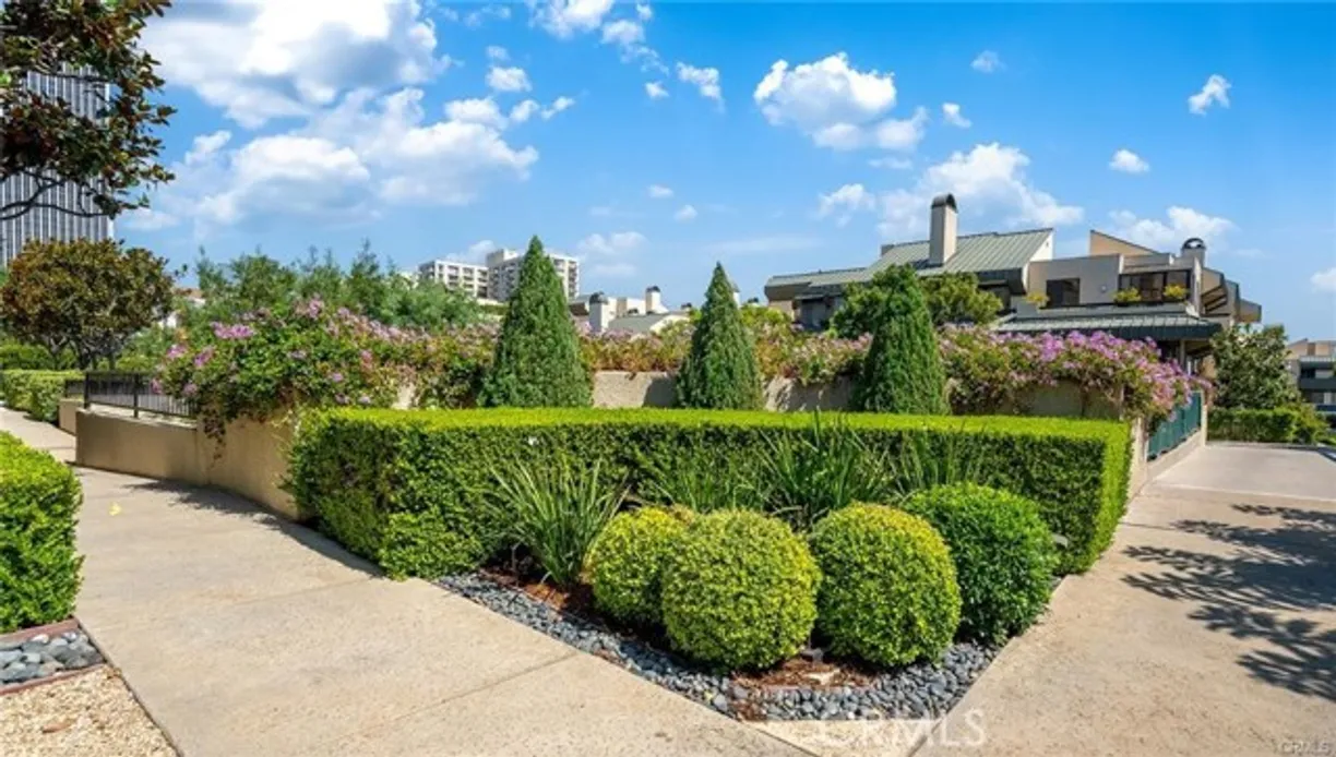 Northern California Real Estate | View Century | 2 Beds, 4 Baths