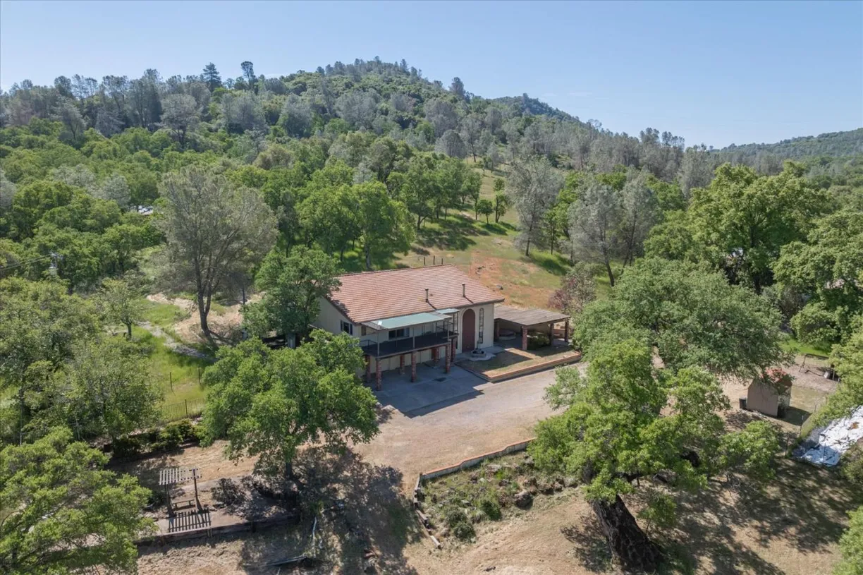 Northern California Real Estate | View Pool Station Road | 3 Beds, 2 Baths