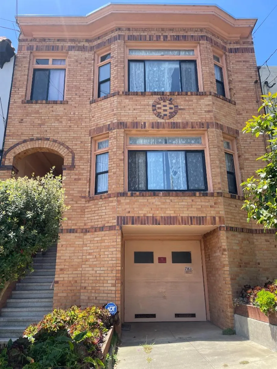 Northern California Real Estate | View 31st Avenue | 5 Beds, 3 Baths