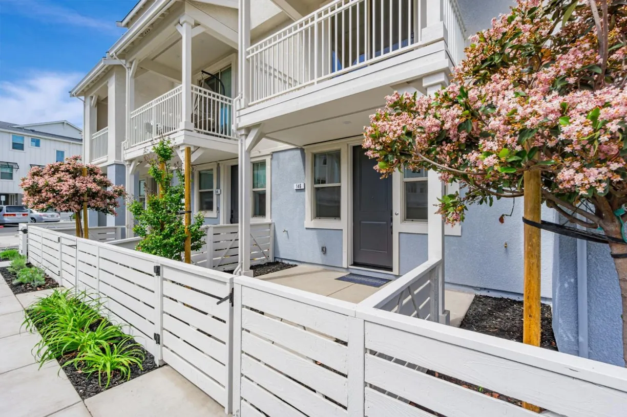 Northern California Real Estate | View Oak Circle | 3 Beds, 3 Baths