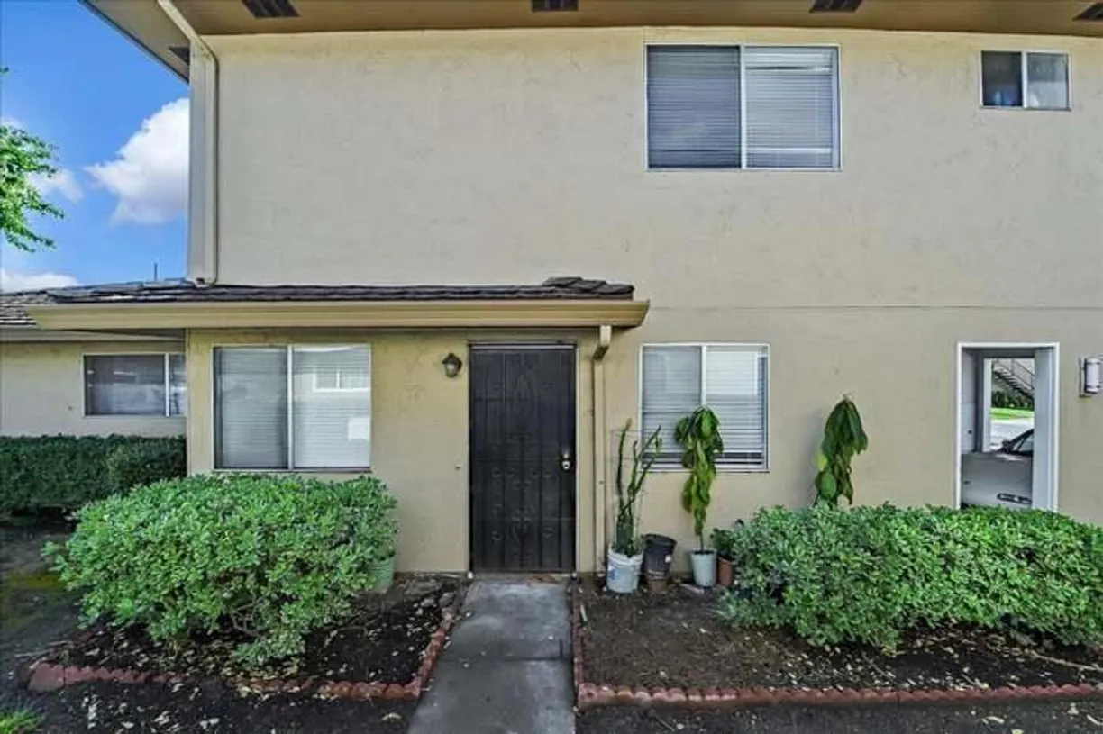 Northern California Real Estate | View Capitol Avenue, 3 | 2 Beds, 1 Bath