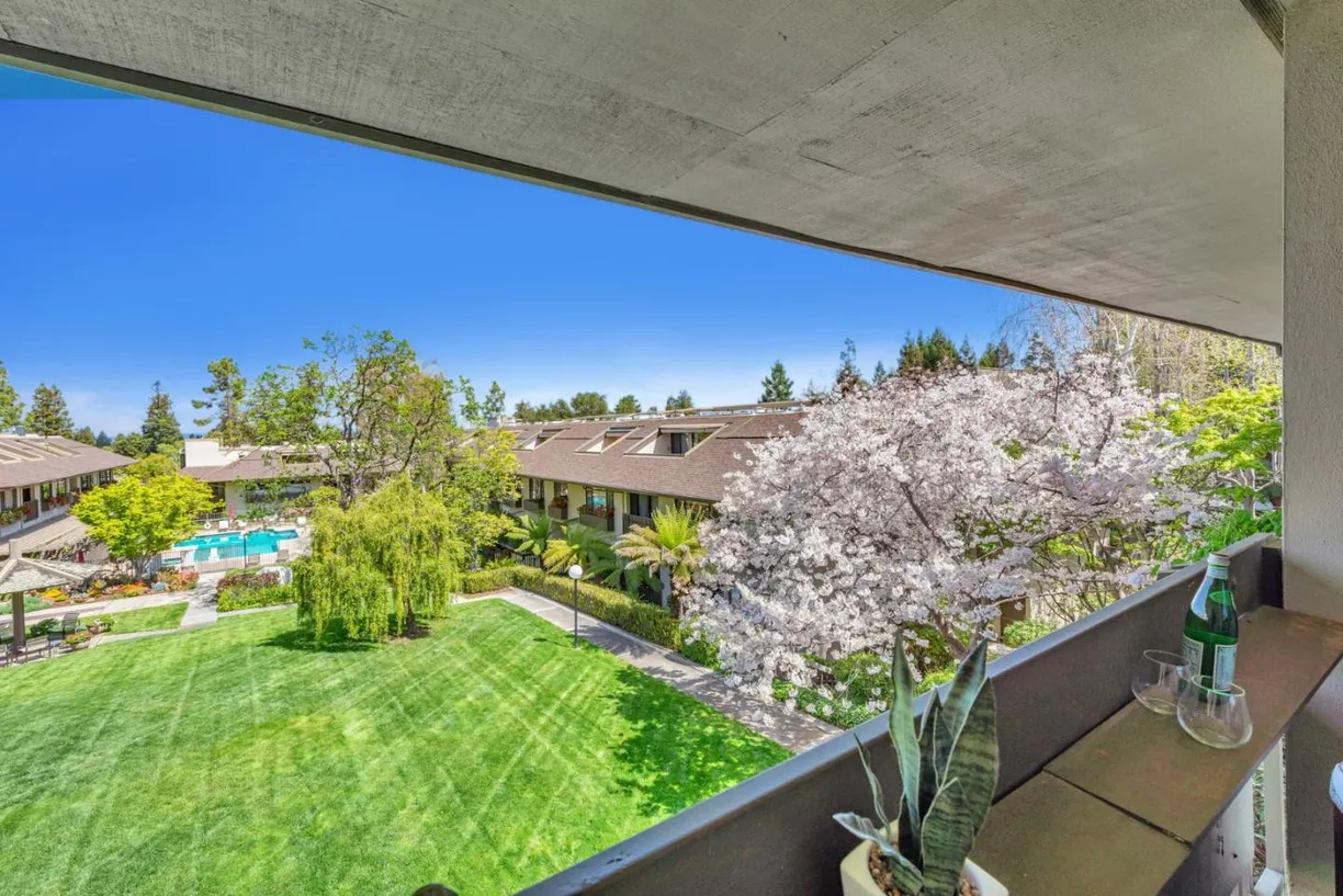 Northern California Real Estate | View Santa Cruz Avenue, D207 | 2 Beds, 2 Baths