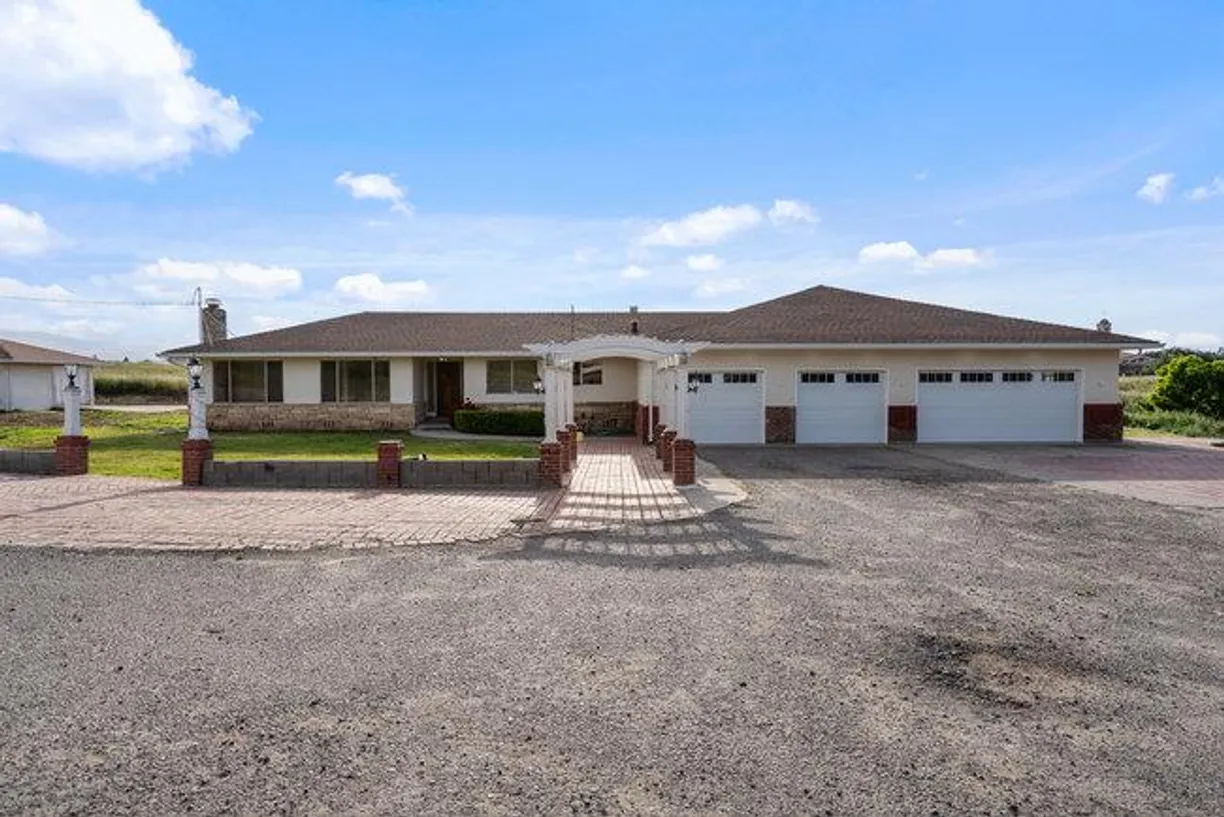 Northern California Real Estate | View Fairview Road | 4 Beds, 3 Baths