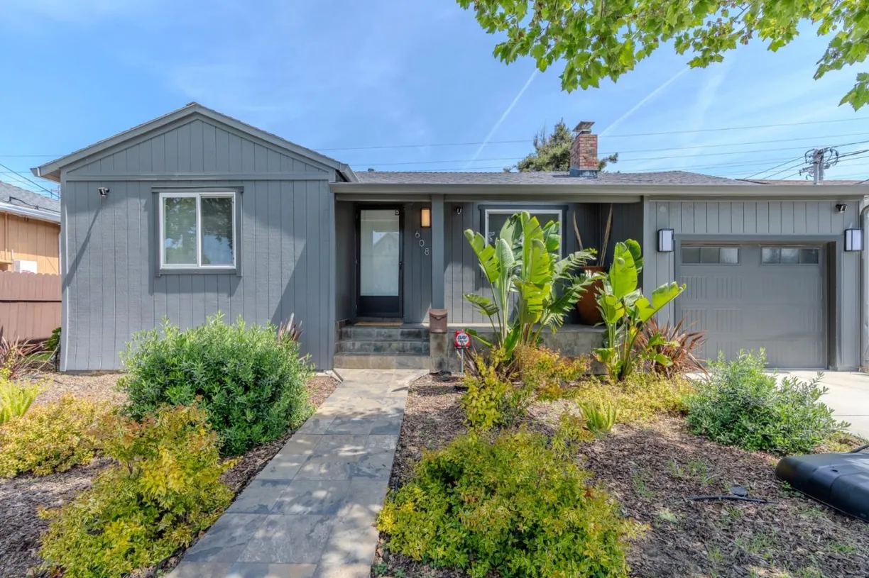 Northern California Real Estate | View 7th Avenue | 4 Beds, 2 Baths