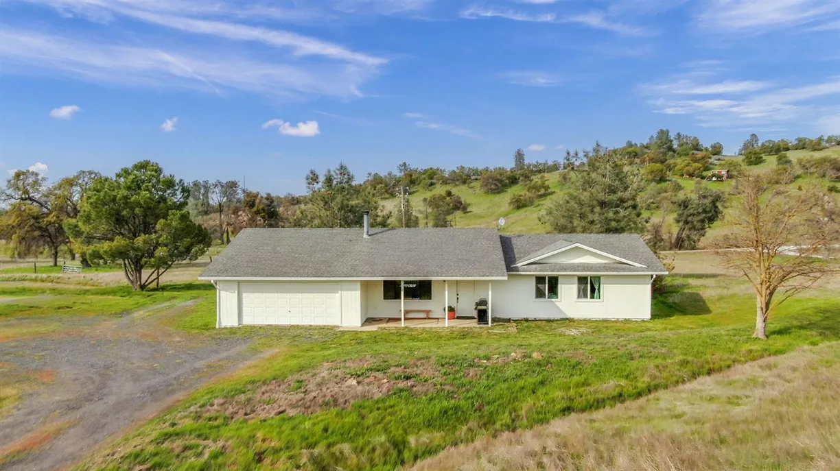 Northern California Real Estate | View 173 Stallion Way | 3 Beds, 2 Baths