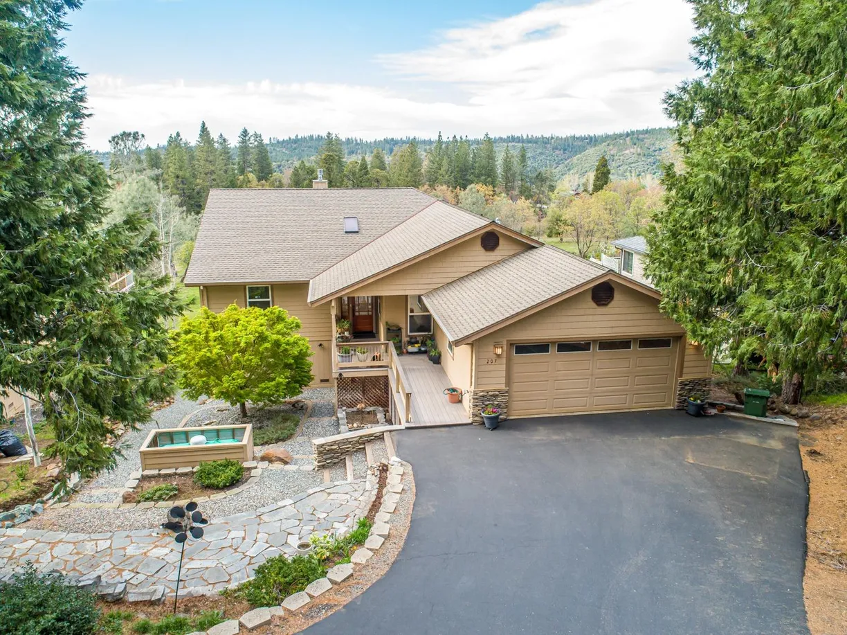 Northern California Real Estate | View 207 Snowberry | Listing