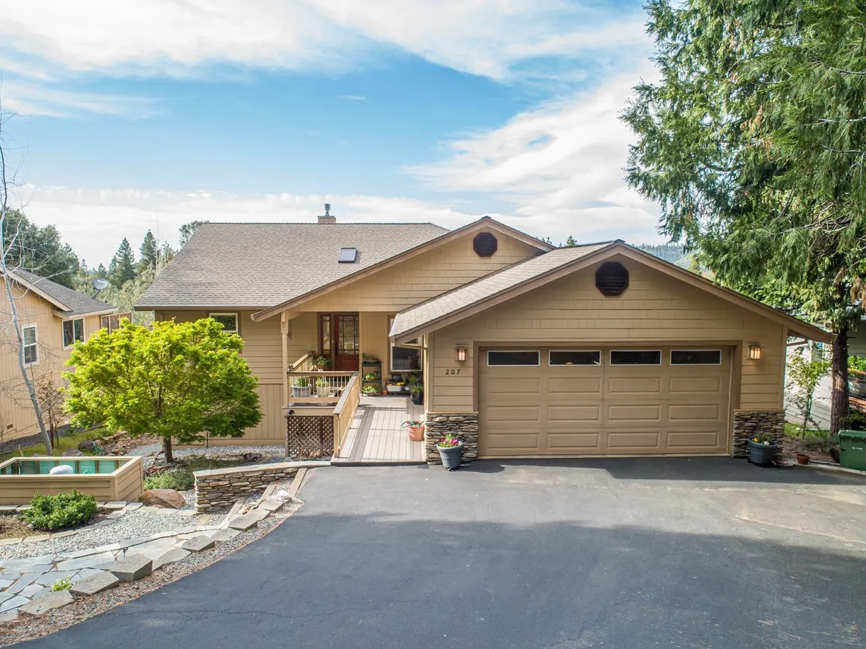 Northern California Real Estate | View 207 Snowberry | Listing