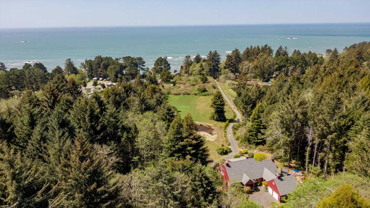 Northern California Real Estate | View Patricks Point Drive | 3 Beds, 2 Baths