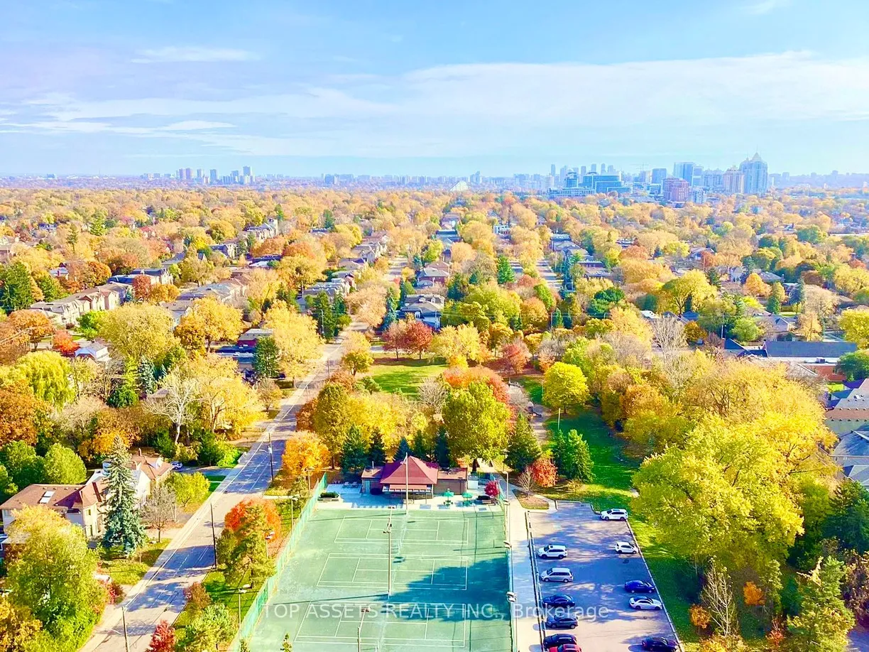Ontario Real Estate | View 35 Hollywood, PH123 | Listing